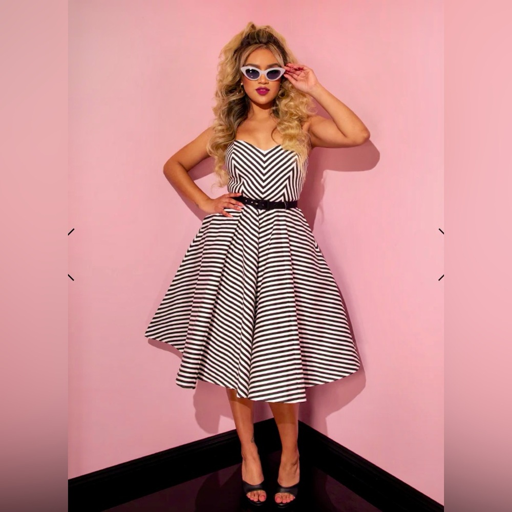 VIXEN BY MICHELINE PITT - DOLLFACE DRESS IN BLACK AND WHITE